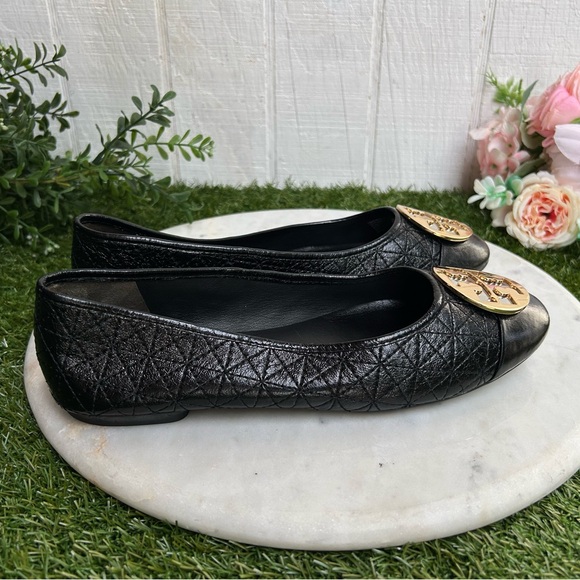 Tory Burch Claire Quilted Ballet Flat 
$258 Sz 8.5
Perfect Black / Gold / Silver - Picture 10 of 17